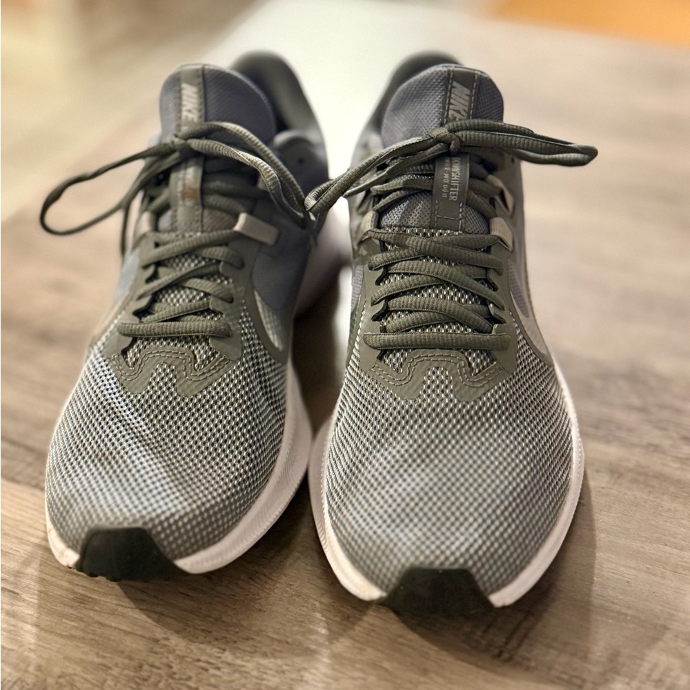 Nike Downshifter 9 | Women’s Size 10.5 | Cool Grey Running Shoes NEW - Picture 7 of 8